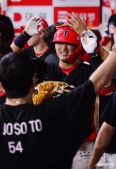 변우혁, 기쁜데 아파