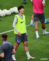 손흥민, 즐거운 훈련