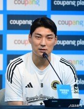 주민규, ‘손흥민 유니폼 노리고 있어요’