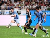 손흥민, 반대쪽 포스트 노리고