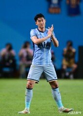 손흥민, 교체가 아쉬워