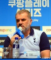 포스테코글루 감독 ‘한국 무더위가 훈련에 도움~’