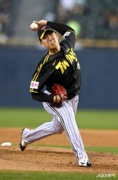 역투하는 손주영