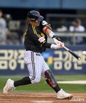 박동원 ‘선제 1타점 적시타’