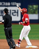 최정, 역전의 주인공~