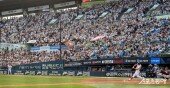 두산, 올 시즌 10구단 최초 100만 관중 돌파