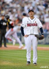 시라카와, 선제 투런 홈런 허용