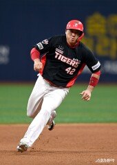 김태군 ‘3루까지 달린다’