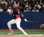 소크라테스 ‘2점 차로 달아난다’