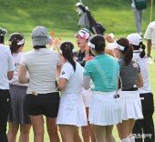 배소현, 시원한 물 세례