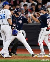 김재환, 4-4 동점 적시타!