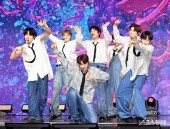 아크, 첫 번째 EP ‘AR^C(에이알스퀘어드씨)’ 발매