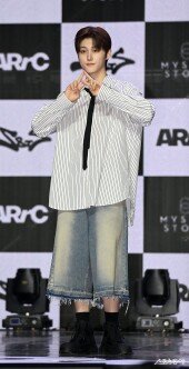 아크 리오토 ‘데뷔합니다’