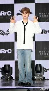 아크 끼엔 ‘데뷔 행복’