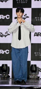 아크 지빈 ‘비주얼 막내’