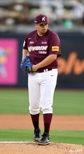 피치컴으로 구종 알려주는 후라도