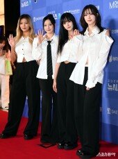 하이키 ‘샤방샤방 손인사~’