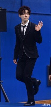 제로베이스원 장하오, 귀여운 인사