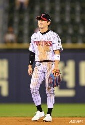 신민재, 아쉬운 실책