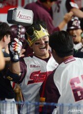 최주환, 짜릿한 역전 세리머니