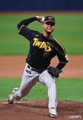 에르난데스, 이 악물고