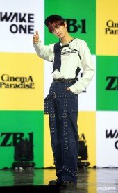 제로베이스원 김규빈 ‘동화 속 주인공~’