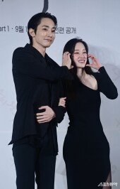 이수혁-전종서, 하트 몰아주기