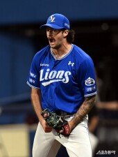 코너, 삼진 잡고 포효!