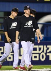 1-6 패배로 굳은 표정의 벤자민