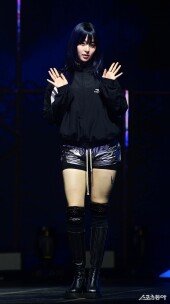 르세라핌 허윤진, 쿨하게