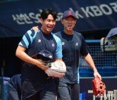 김진욱-박승욱, 친한 척해!