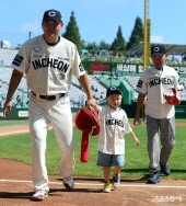 노경은 ‘특별한 시구-시타-시포’