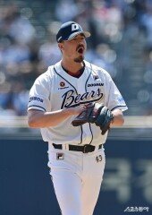 발라조빅, 손에 맞았어?