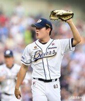 김택연, 만루 위기 넘겼어