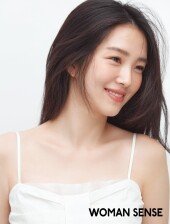 강지영 “남편도 극T, 위로나 격려보다 조언 해주는 사이” [화보]