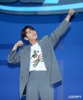 영탁 ‘날아보자’