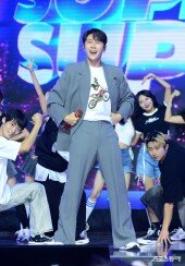 영탁 ‘데뷔 첫 쇼케이스’