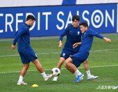 황희찬 ‘빠른 볼터치’