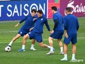 황인범 ‘볼 못 뺏겨’