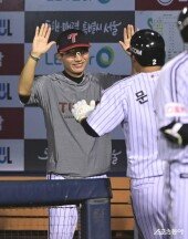 염경엽 감독, 보경이 솔로포 좋아