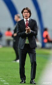 홍명보 감독, 좋아!