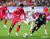 손흥민, 골대가 막은 슈팅