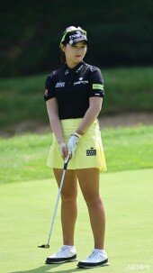 박현경, 퍼팅이 불만족스러워