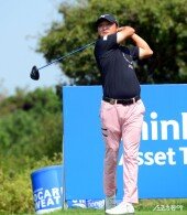 히라타 겐세이 ‘선두 질주 티샷~’