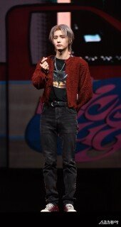 보이넥스트도어 이한 ‘왕자님 하트’