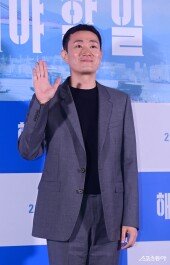 박홍준 감독, 긴장한 손인사