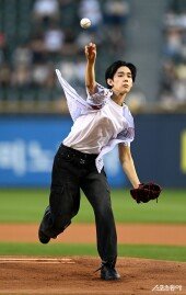 루네이트 카엘, 힘찬 시구