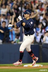 박승욱, 팬들 흥분시키는 동점 홈런