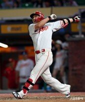 최정, 승리를 부르는 쐐기 투런포!