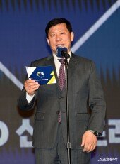 허구연 총재 ‘힘차게 나아가세요’